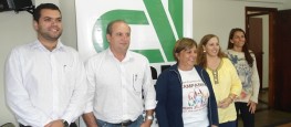 O presidente da ACIL, José Eustáquio Cardoso, e o advogado da entidade, Dr. Marcelo Sabato, junto da tesoureira da SLPA, Patrícia Miranda Reis Arriel.