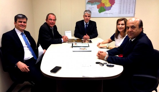 Deputada Dâmina e empresário Carlos Alberto durante reunião na superintendência da Policia Federal em Belo Horizonte. 