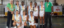 Equipe de basquete da E.M. Azarias Ribeiro, campeã da etapa estadual do JEMG – 2015. Foto: Prefeitura Municipal de Lavras