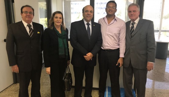 Prefeito de Santo Antonio do Amparo, Evandro Carrara, deputada federal Dâmina Pereira, presidente estadual do PSL Carlos Alberto Pereira, assessor de projetos educacionais do FNDE, Rodrigo Pimenta e o assessor de planejamento da prefeitura, Alencar Guimarães 